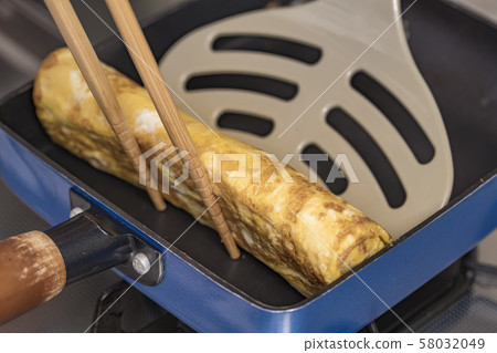 [Making eggs] 58032049