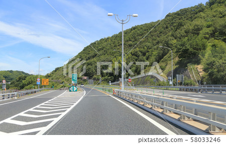 瀨戶內島廣海海道上行線,稻之島南口出口 瀨戶內島廣海海道上行線,稻之島南口出口 58033246
