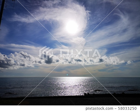 藍天和雲彩和海 藍天和雲彩和海 58033250