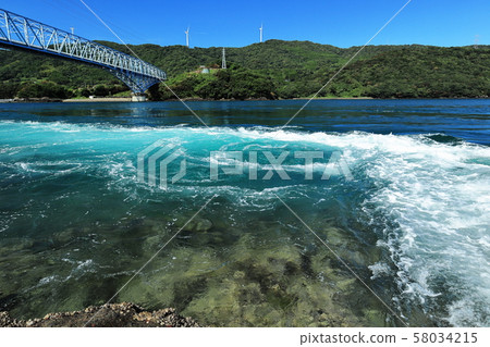 One of Japan's three major tides! Whirlpools of the Kuronoseto and the Kuronoseto Bridge One of Japan's three major tides! Whirlpools of the Kuronoseto and the Kuronoseto Bridge 58034215