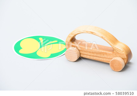 Driving image of car / Hearing impaired sign Driving image of car / Hearing impaired sign 58039510