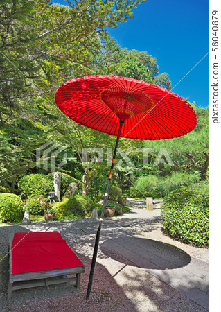 [Japanese umbrella rest area image] 58040879