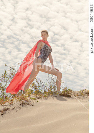 woman with cloak 58044638