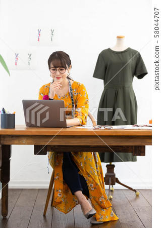 Fashion designer female Fashion designer female 58044707