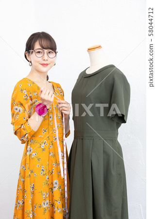 Fashion designer female 58044712