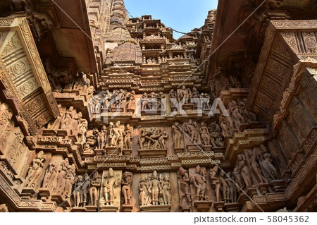 印度卡修拉荷,世界遺產卡修拉荷寺廟,美麗的雕塑建築 印度卡修拉荷,世界遺產卡修拉荷寺廟,美麗的雕塑建築 58045362