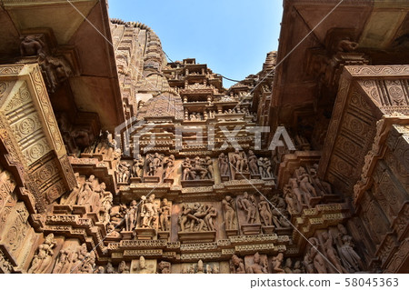 印度卡修拉荷，世界遺產卡修拉荷寺廟，美麗的雕塑建築 58045363