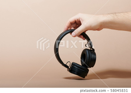 Hand hold wireless headphones 58045831