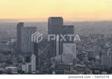 Tokyo cityscape in Japan Shibuya, where the clear sky began to spread during a typhoon (typhoon No. 15) 58050576