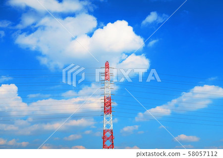 藍天，輸電線路和鋼塔景觀 58057112