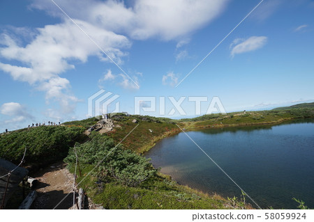 Mount Asahi-dake, Asahidaira walking path (around Kagamiike) 58059924