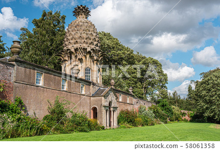 Dunmore Park, The Pineapple Building 58061358