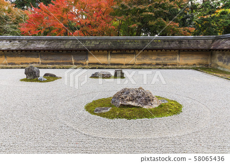 Kyoto / Autumn / Ryoanji Temple / Ishiba Kyoto / Autumn / Ryoanji Temple / Ishiba 58065436
