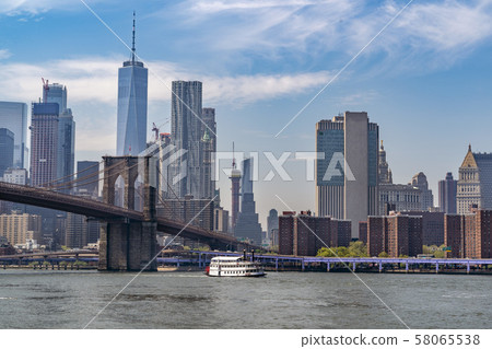 manhattan bridge view from dumbo 58065538