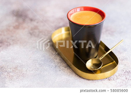 Cup on black coffee 58085600