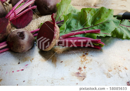 Fresh organic beet for healthy eating 58085633