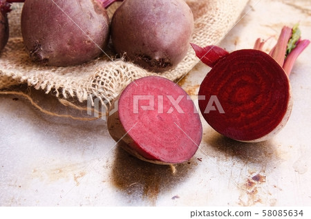 Fresh organic beet for healthy eating Fresh organic beet for healthy eating 58085634