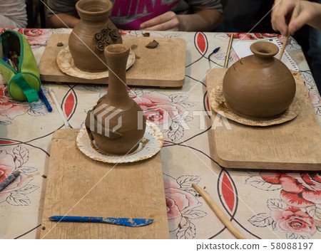 children's pottery studio 58088197