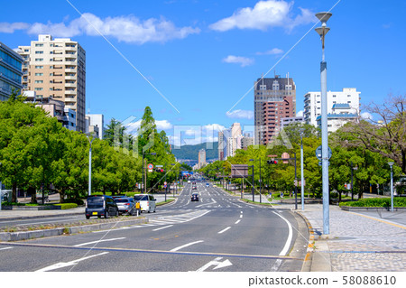 Hiroshima_Peace Boulevard 58088610
