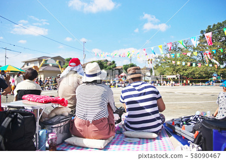 幼兒園運動會(祖母,祖母) 幼兒園運動會(祖母,祖母) 58090467