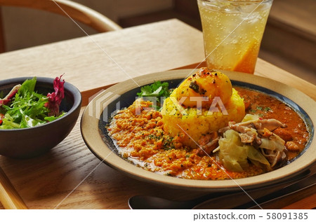 咖哩板午餐 58091385