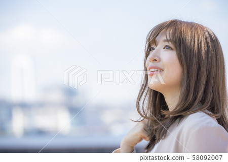 [Business] Women working in the Gulf area 58092007