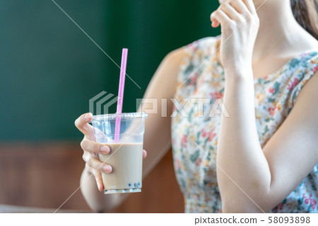 女士假期生活方式 58093898