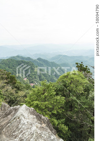 許多山區 58094790