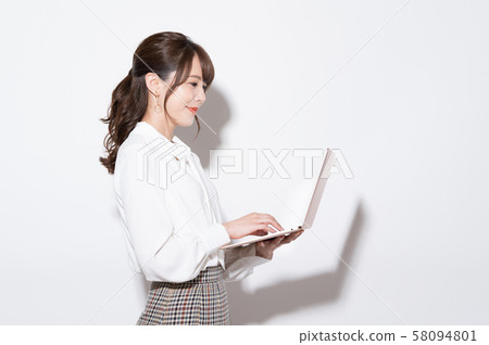 Female portrait 58094801