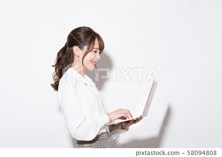 女性肖像 58094808