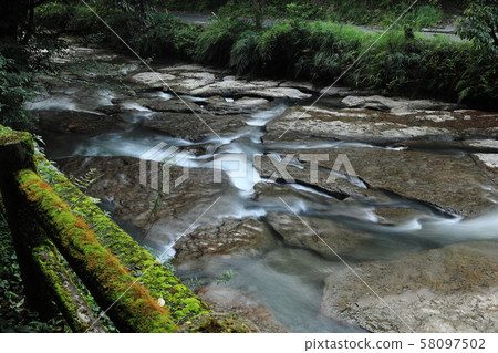 清晰的流圖像(Tamyoji Valley Park) 清晰的流圖像(Tamyoji Valley Park) 58097502