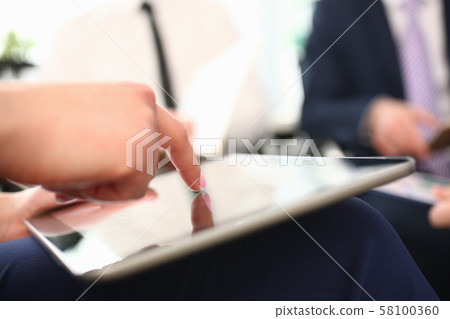 Employee discussing contract 58100360