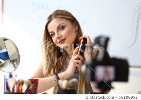 Blogger Recording Beauty Tutorial Hare Care Guide 58100952