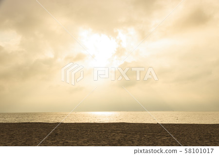 Miura Beach (Autumn) Miura Beach (Autumn) 58101017