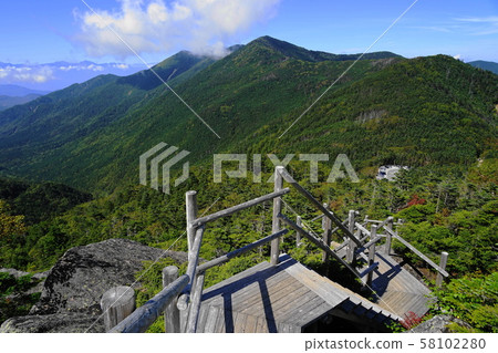 九月夢花園04巨石,金山和南阿爾卑斯山 九月夢花園04巨石,金山和南阿爾卑斯山 58102280