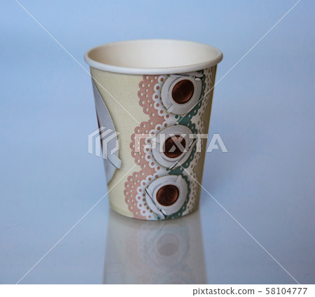 Paper glass . Paper glass . 58104777