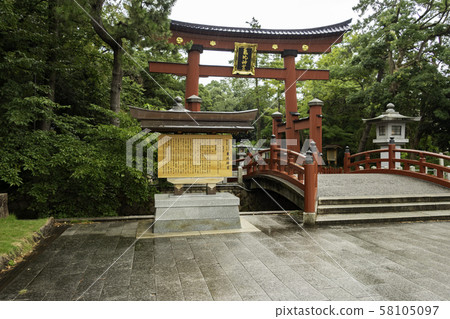 福井縣敦賀市秋之希比奇神社大鳥居 福井縣敦賀市秋之希比奇神社大鳥居 58105097