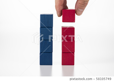 藍色和紅色塊 58105749