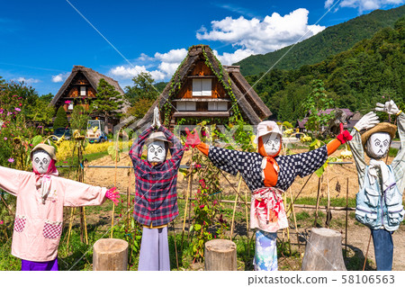 《Gifu Prefecture》Shirakawago Gassho-zukuri Village/Scarecrow 《Gifu Prefecture》Shirakawago Gassho-zukuri Village/Scarecrow 58106563