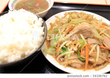 Sautéed delicious meat vegetables set meal 58106762