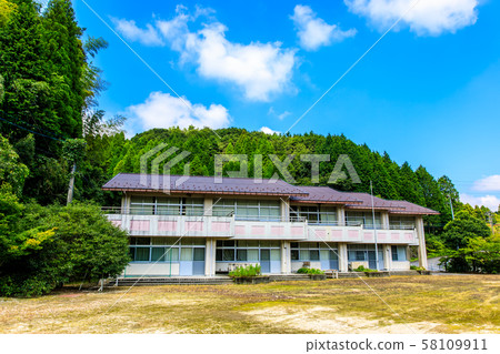 唐津市立月築小學廣川分校關閉歷史記載[佐賀縣唐津市] 58109911