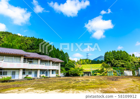 唐津市立月築小學廣川分校關閉歷史記載[佐賀縣唐津市] 58109912