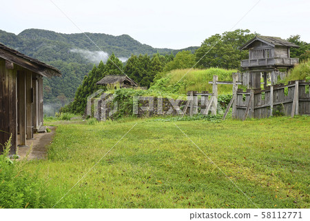 Torigoe城堡遺址,本丸門,柵欄線和休息區(石川縣白山市) Torigoe城堡遺址,本丸門,柵欄線和休息區(石川縣白山市) 58112771
