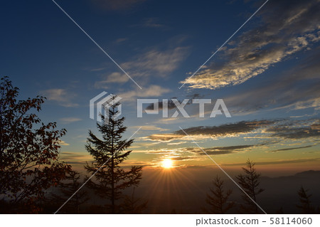 日出 日出 58114060