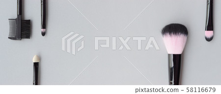 Set of makeup brushes  58116679