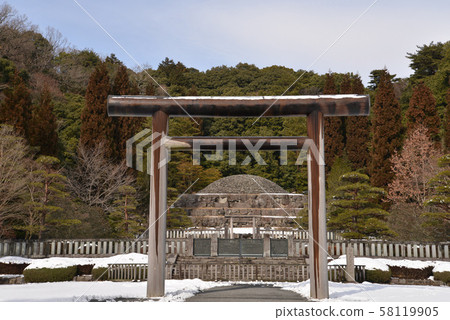 Showa Emperor's Mausoleum (Musashino Mausoleum) 58119905