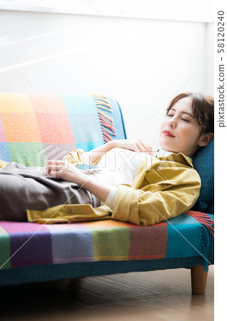 放鬆的女人 放鬆的女人 58120240