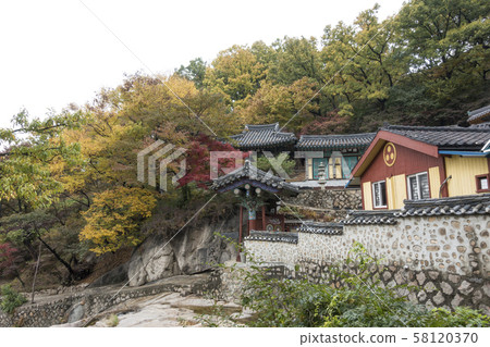 Samgaksan,當代史,白沙溪谷,首爾富安洞 Samgaksan,當代史,白沙溪谷,首爾富安洞 58120370