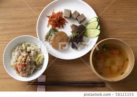 營養均衡飲食 58121153