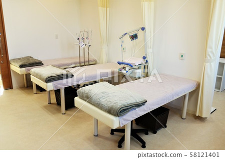 Hospital treatment room Hospital treatment room 58121401